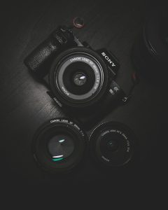 كاميرا سوني A7 IV مع عدسة 50mm