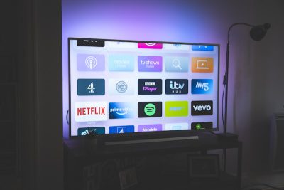 سامسونج QLED 65 إنش 4K — نظيف جداً